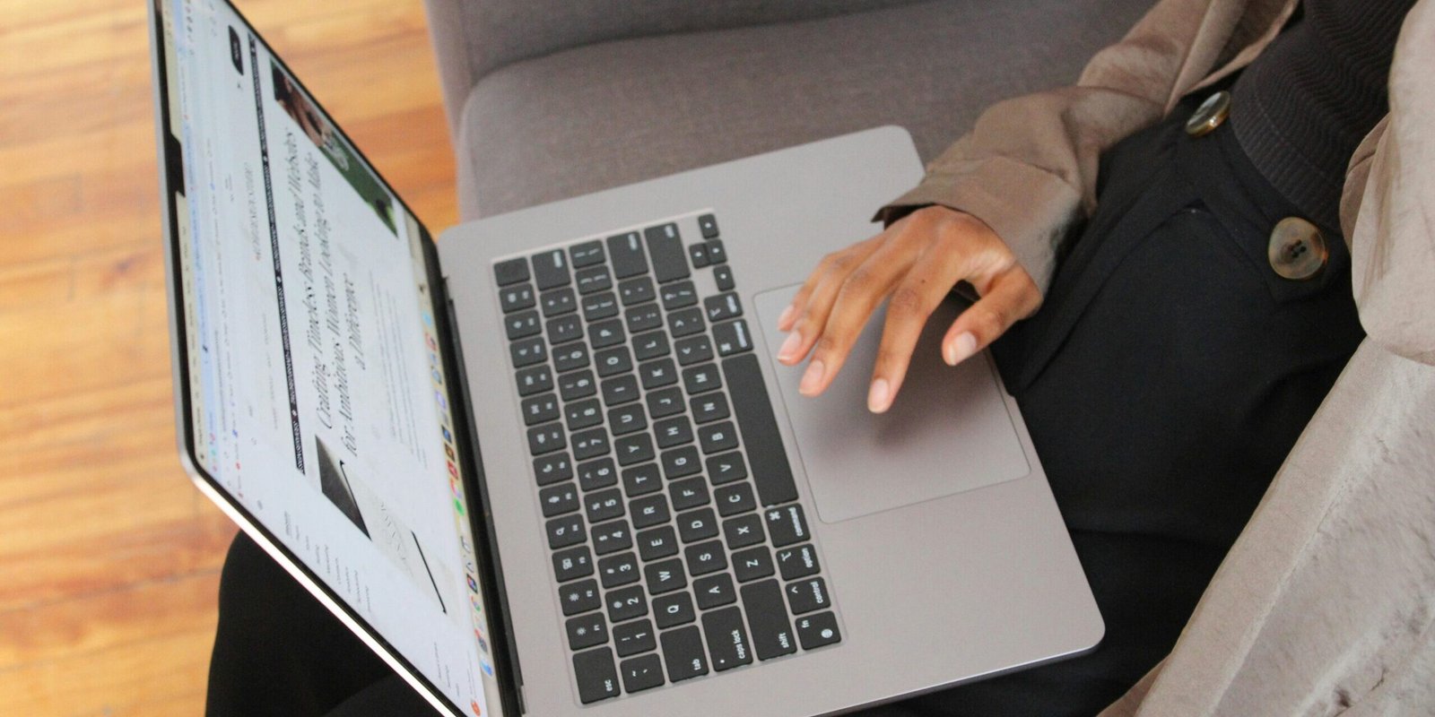 serena-tyrrell-CkADNgIruSs-unsplash person typing on laptop.